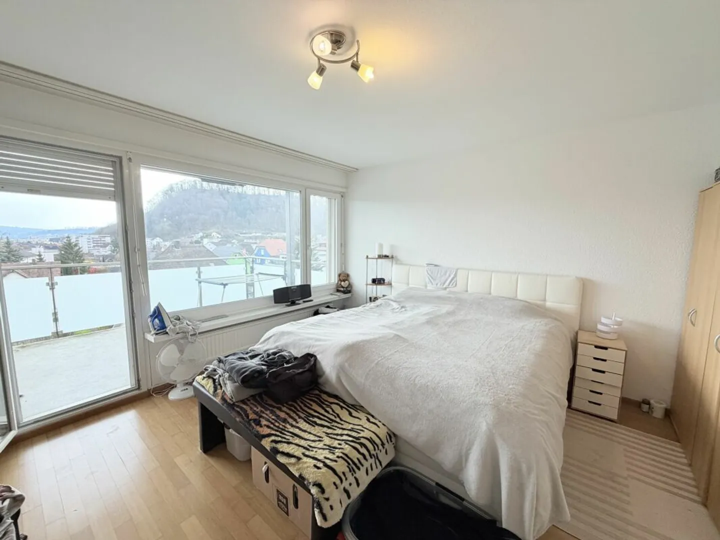 Geräumige Wohnung mit Terrasse - Foto 3 von 9