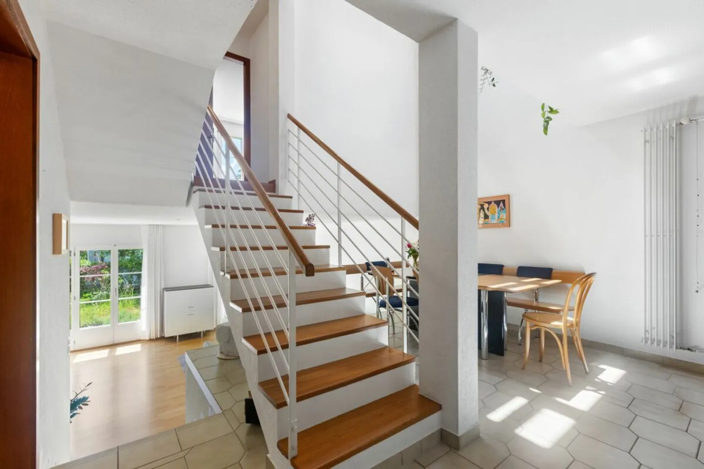 Cozy Row House with Garden and Rooftop Terrace - Photo 8 of 13