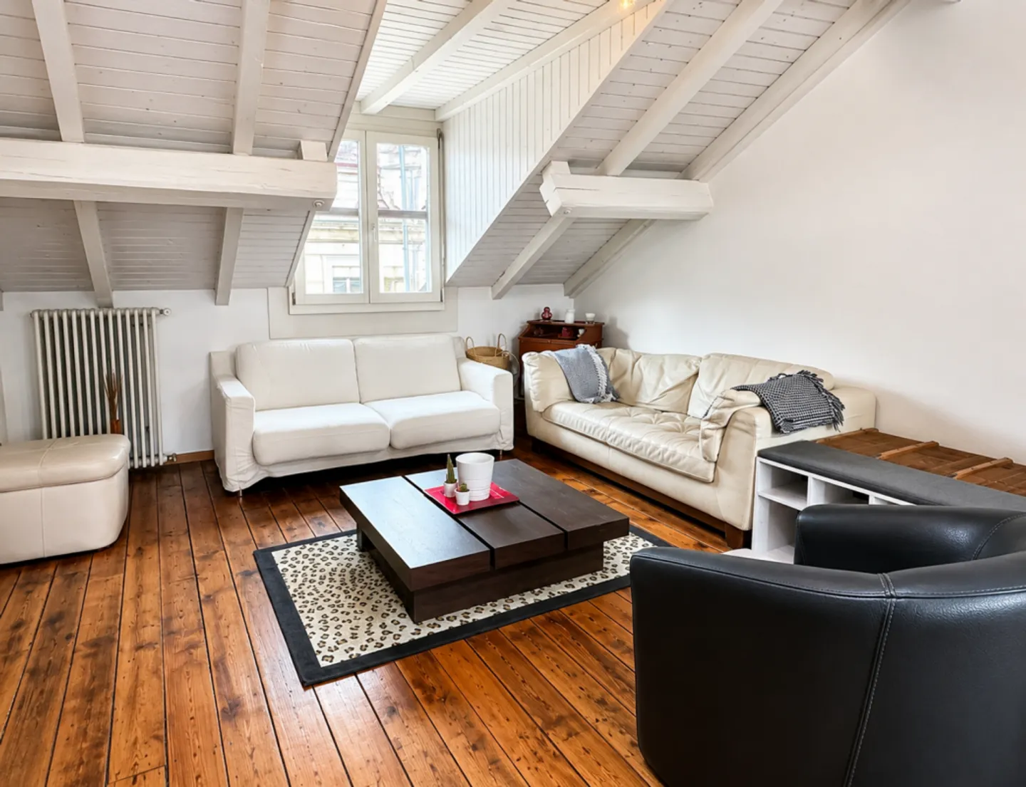 Charmant Appartement Sous Toit - Photo 1 sur 5