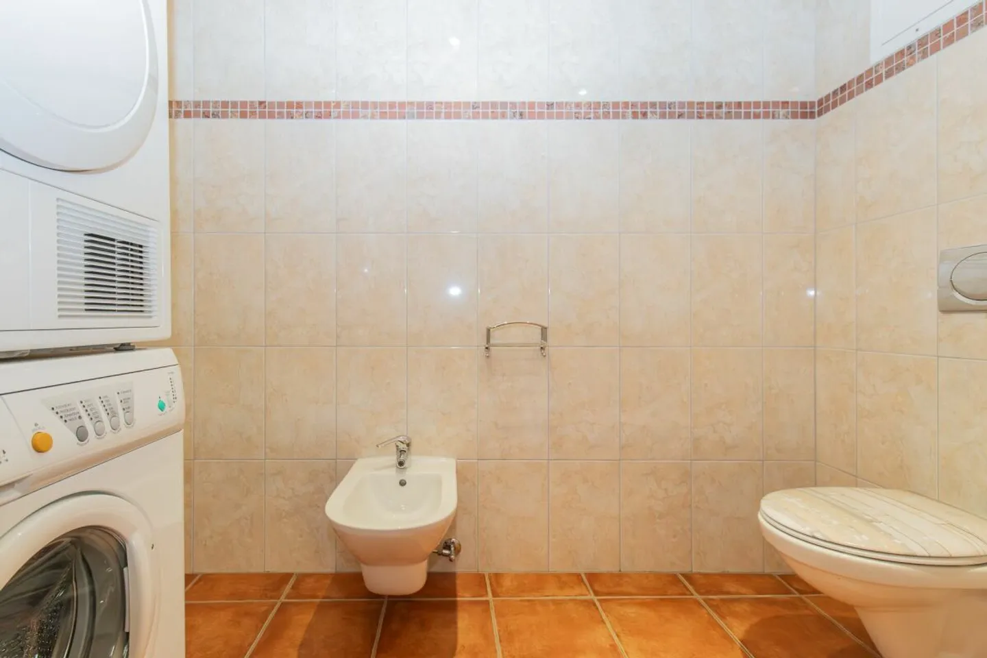 Spacious 3.5-room garden apartment - Comfortable living with winter garden and private outdoor area - Photo 12 of 13