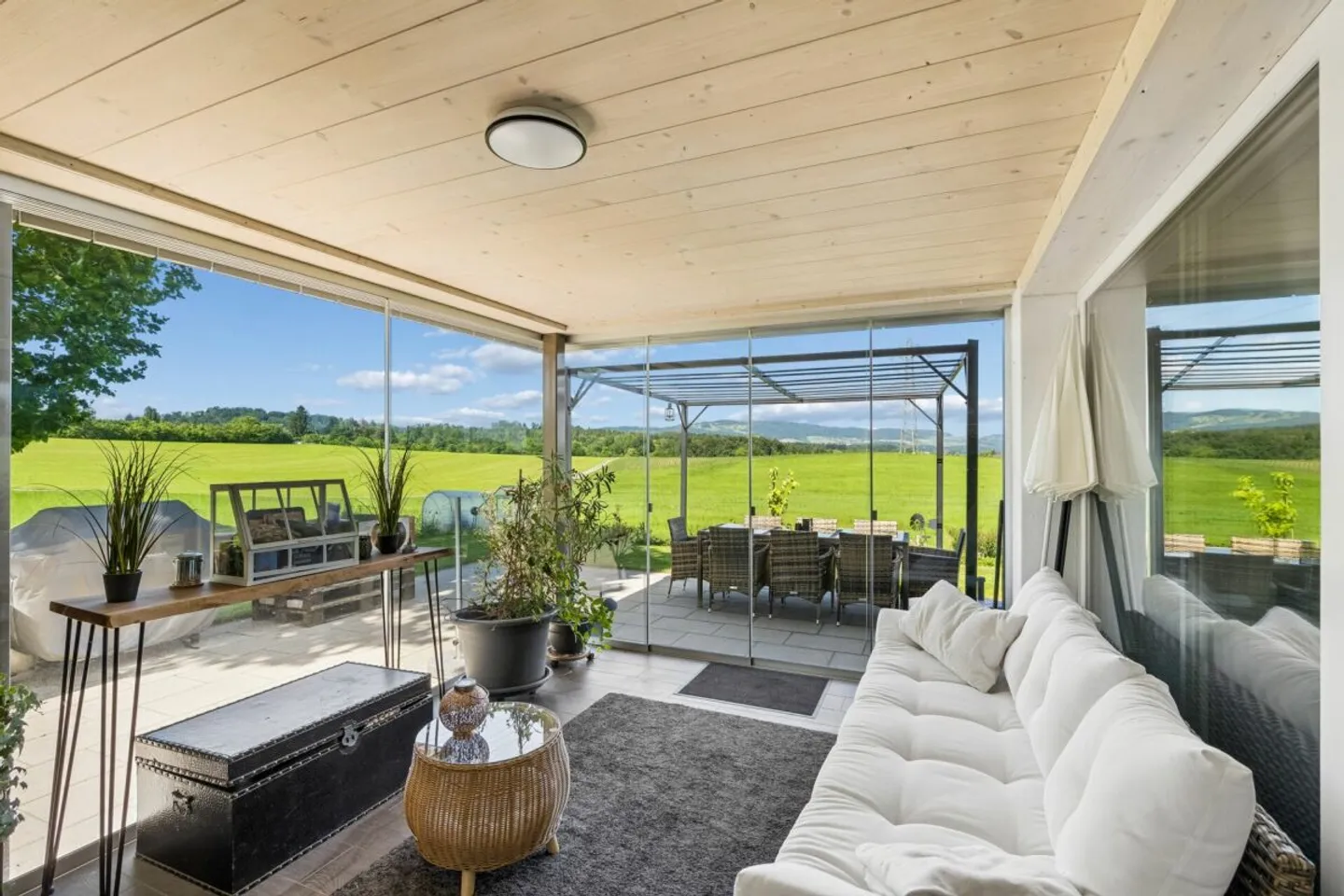 Wohnen mit Geschichte - Atemberaubender 5.5 Zimmer-Hausteil mit grossem Garten - Foto 3 di 13