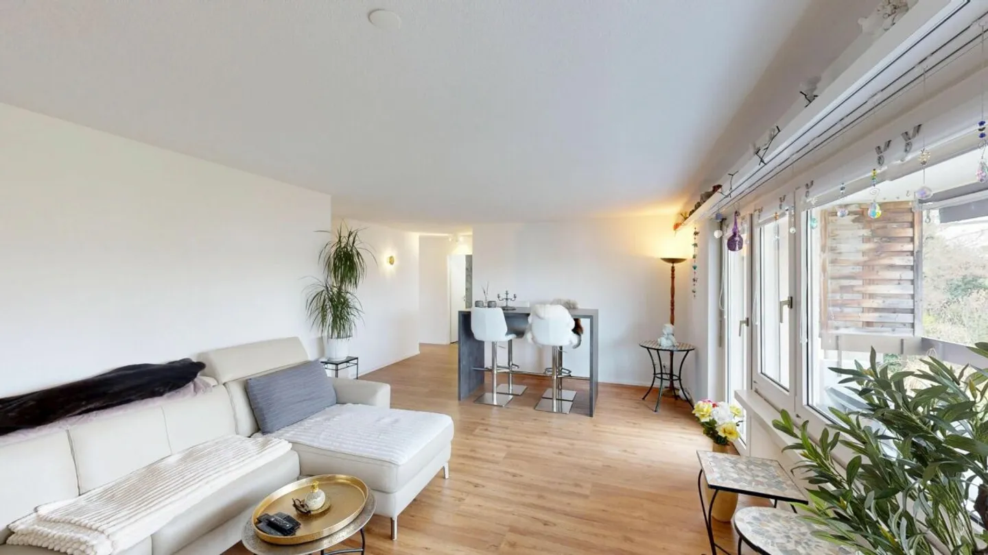 Appartamento attraente di 4,5 stanze con balcone e garage sotterraneo - Foto 1 di 13