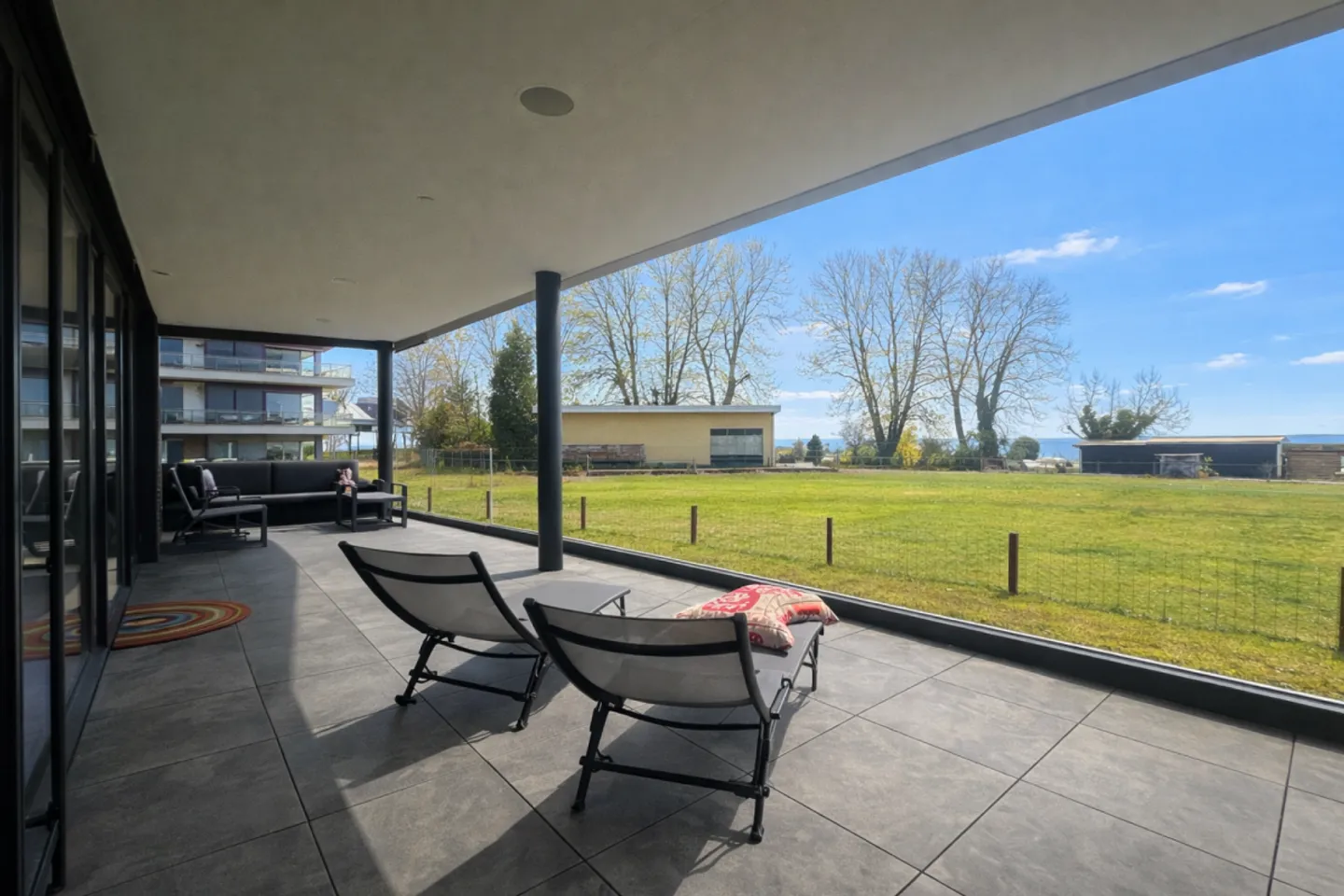 Exclusive lakeside location: High-quality 4.5-room apartment in prime location directly on Lake Constance - Photo 3 of 10