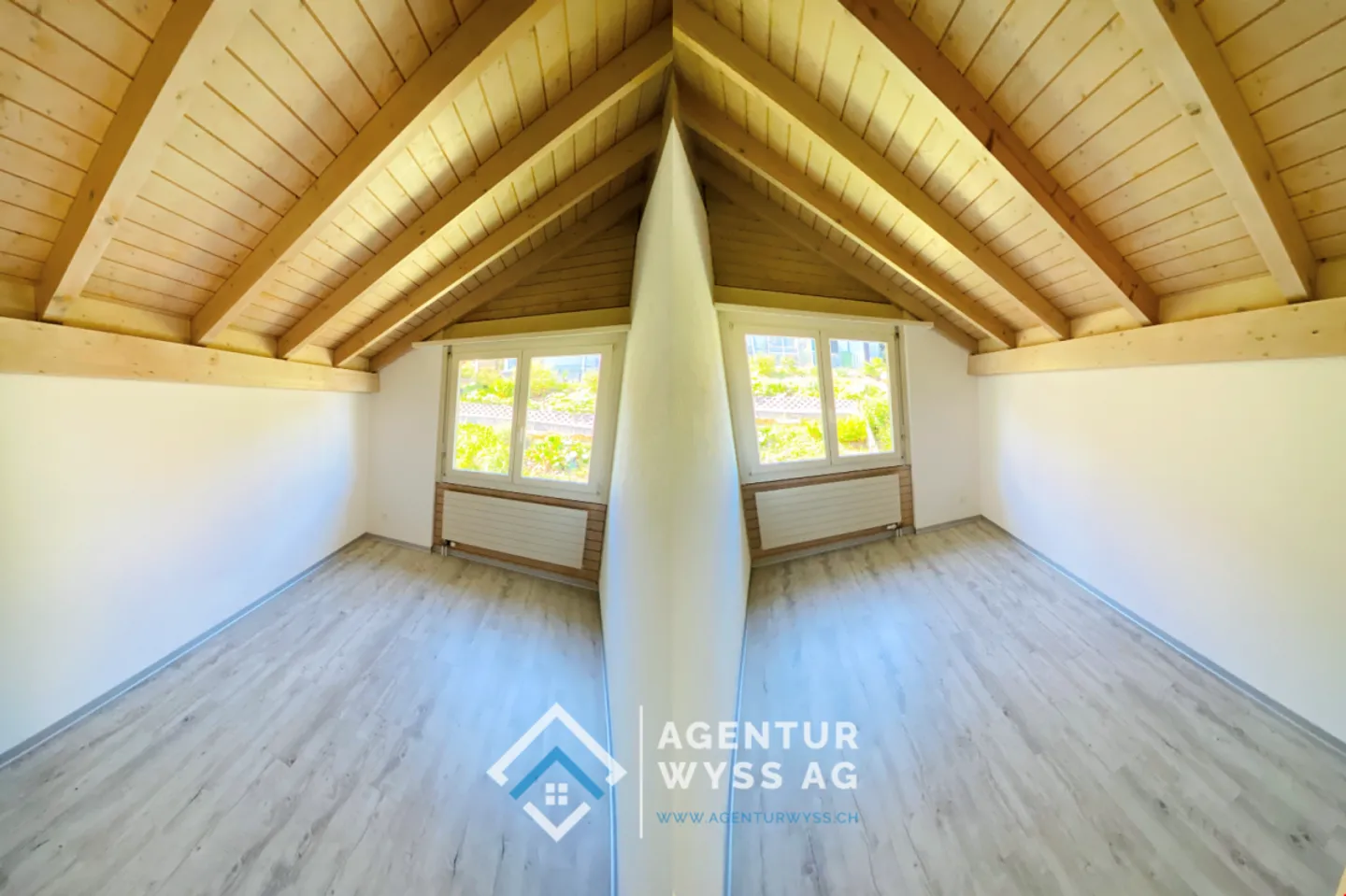 Agenzia Wyss AG: Bellissima casa a schiera 4.5 locali a Faulensee con vista lago - Foto 9 di 11
