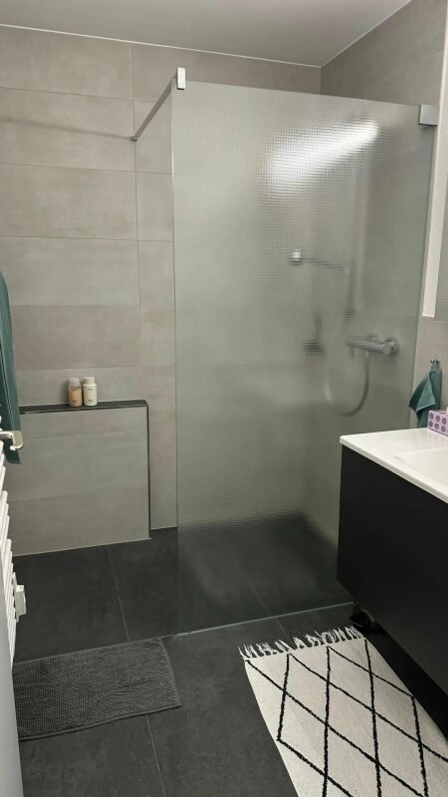 Appartement 3 1/2 pièces dans un emplacement exceptionnel dans la vieille ville de Rheinfelden - Vue sur le Rhin - Photo 12 sur 13