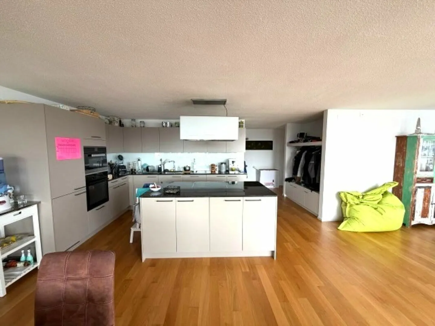 Dreamlike 4 ½ Room Penthouse Apartment with a View of the Bernese Alps - Photo 3 of 11
