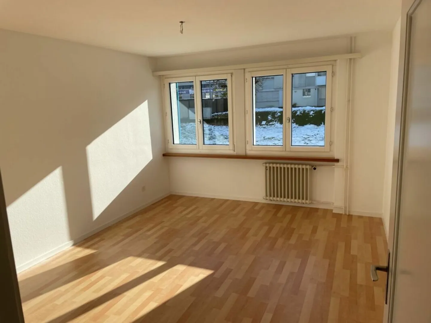 Helle 4-Zimmer-Wohnung mit Balkon - Foto 1 von 5