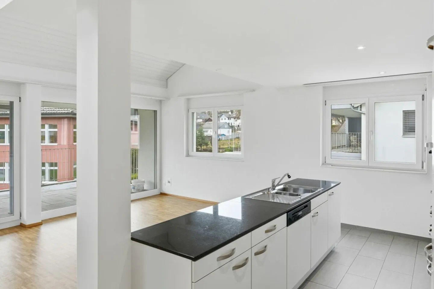 Appartement en Maisonette de 5,5 pièces lumineux en emplacement central - Photo 9 sur 13