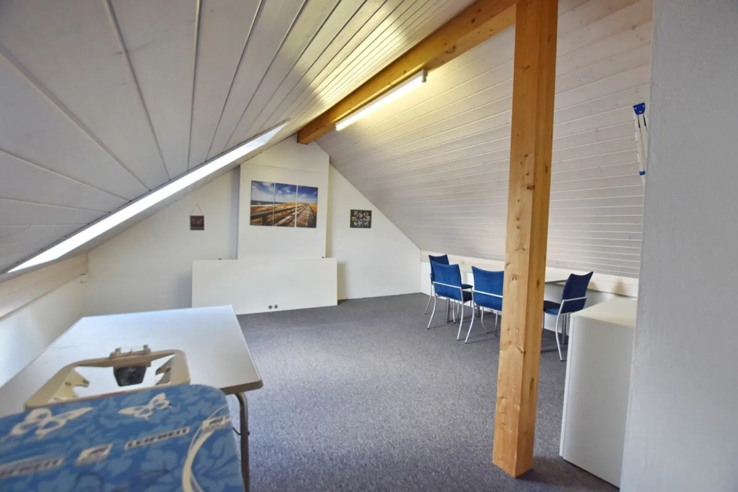 Appartement mansardé de 4.5 pièces avec grenier aménagé - Photo 9 sur 12