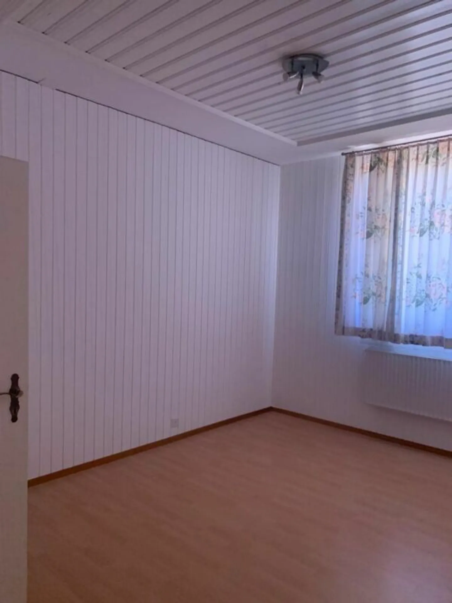 Spacious Apartment with Garden - Photo 9 of 13