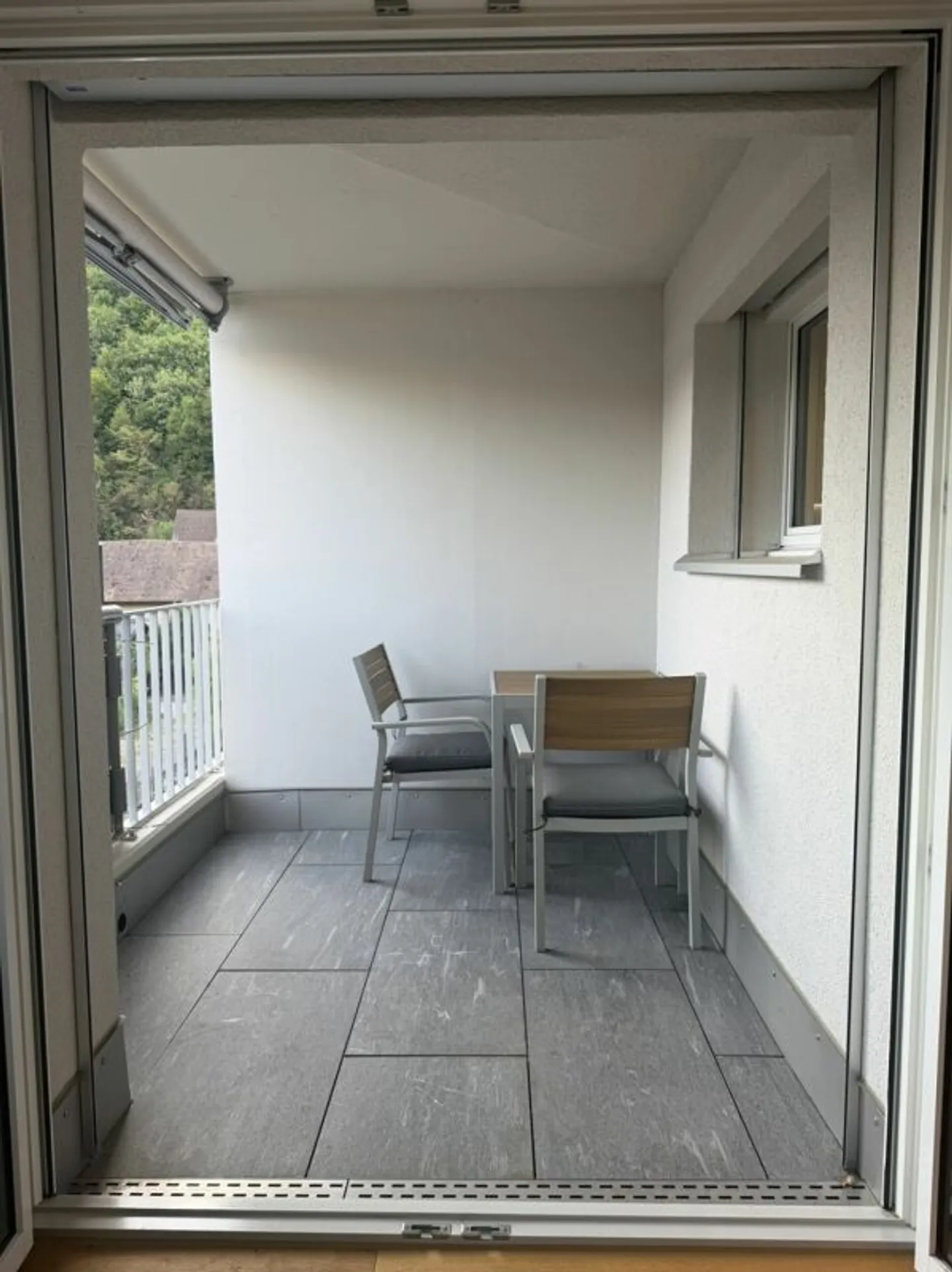 Stilvolle 2.5-Zimmerwohnung in Hölstein - hochwertig, ruhig und bezugsbereit - Photo 6 of 13