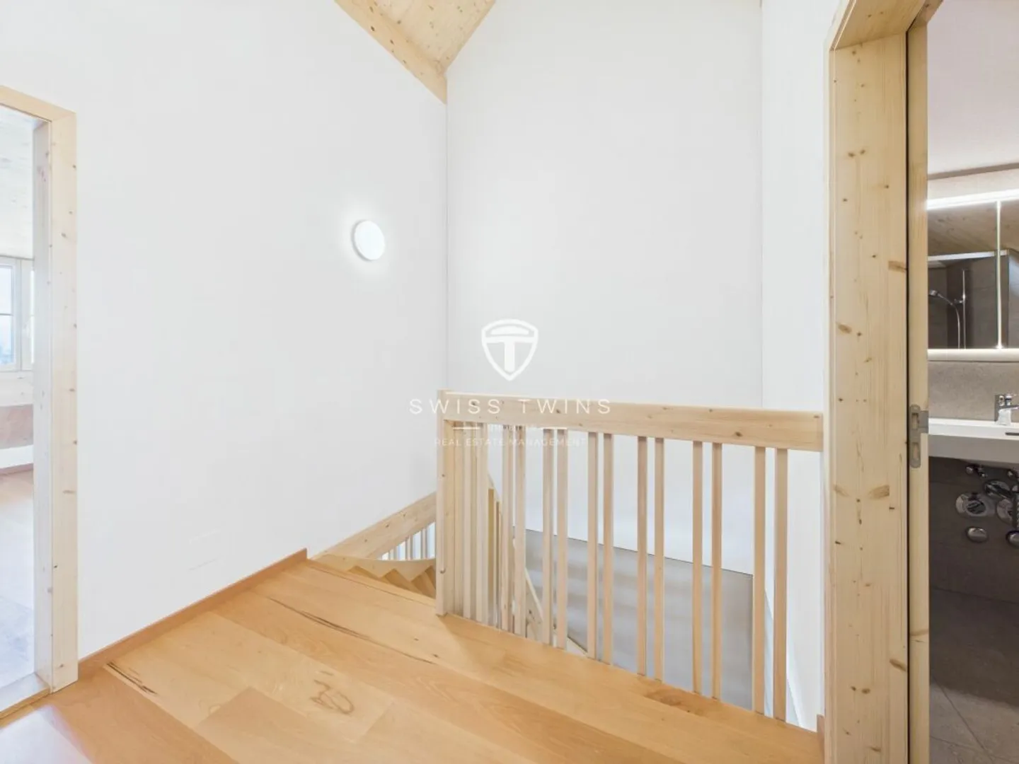 Living with a View - 4.5-Room Maisonette in the Green - Photo 11 of 13