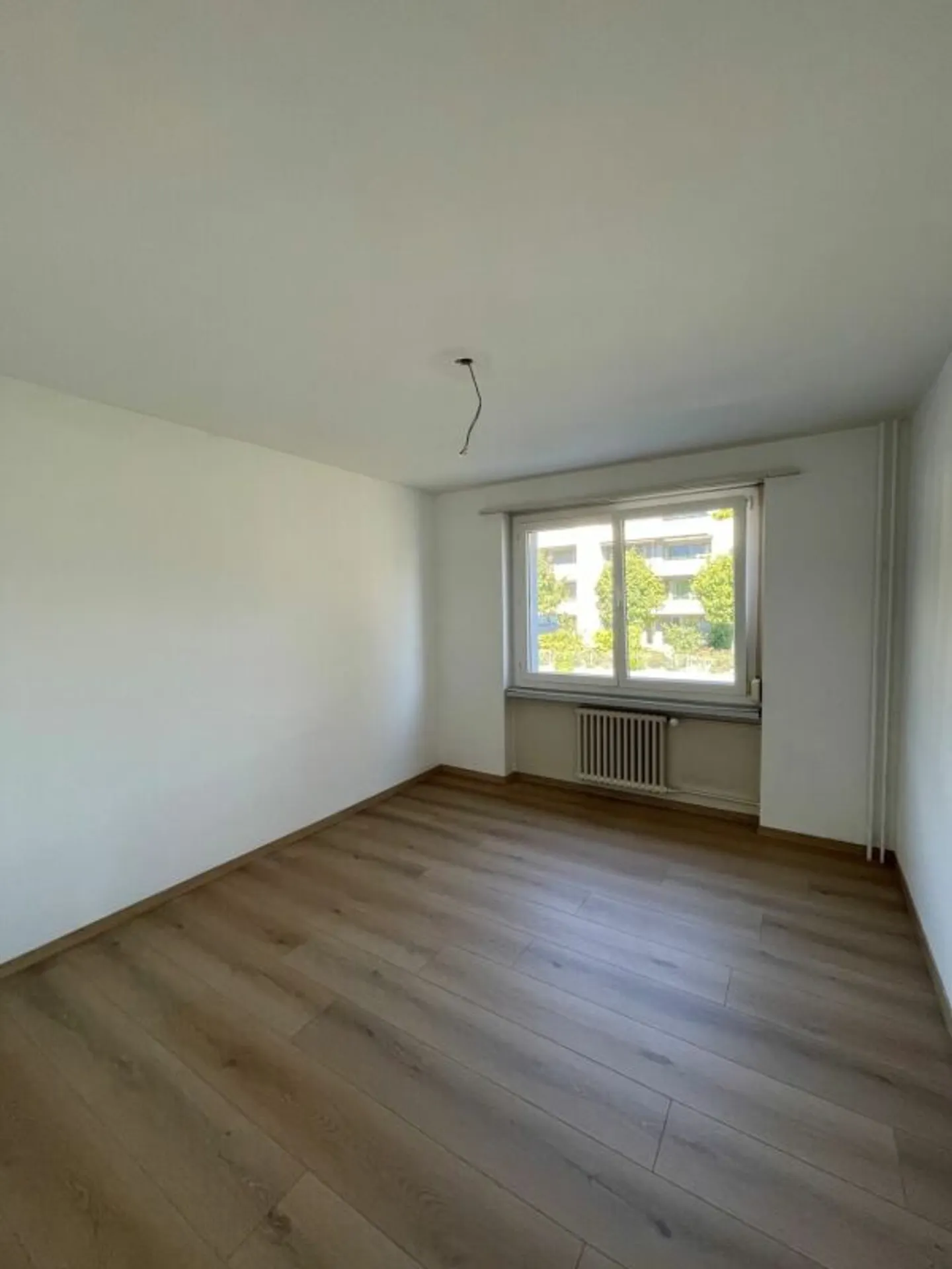 Ampio appartamento di 2 ½ stanze vicino al centro - Foto 8 di 13
