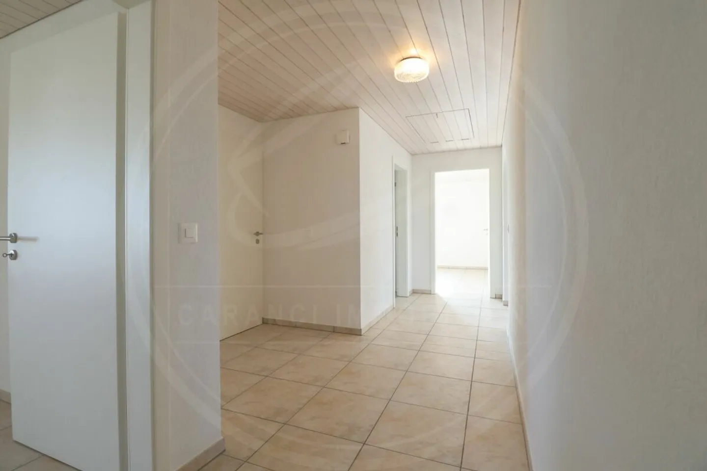 Geräumige Wohnung mit Balkonen - Foto 4 von 13