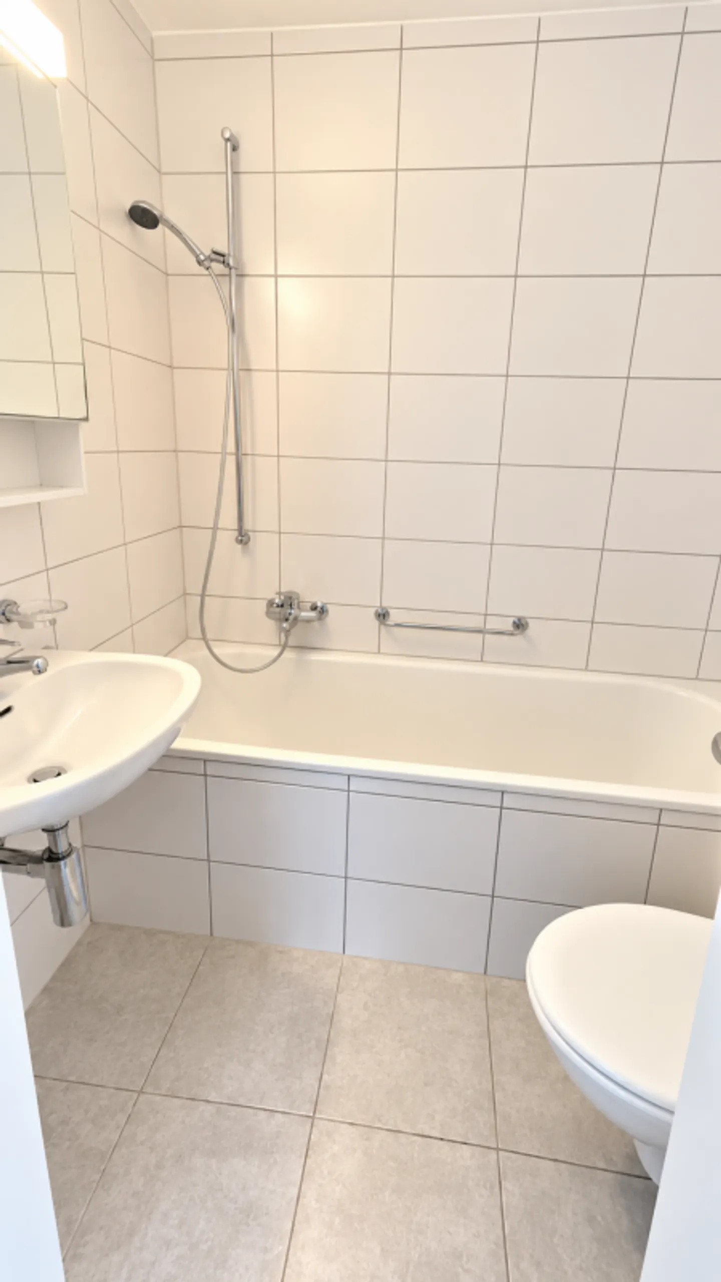 Neu Sanierte 3 Zimmerwohnung zentrale Lage ! - Photo 7 sur 11