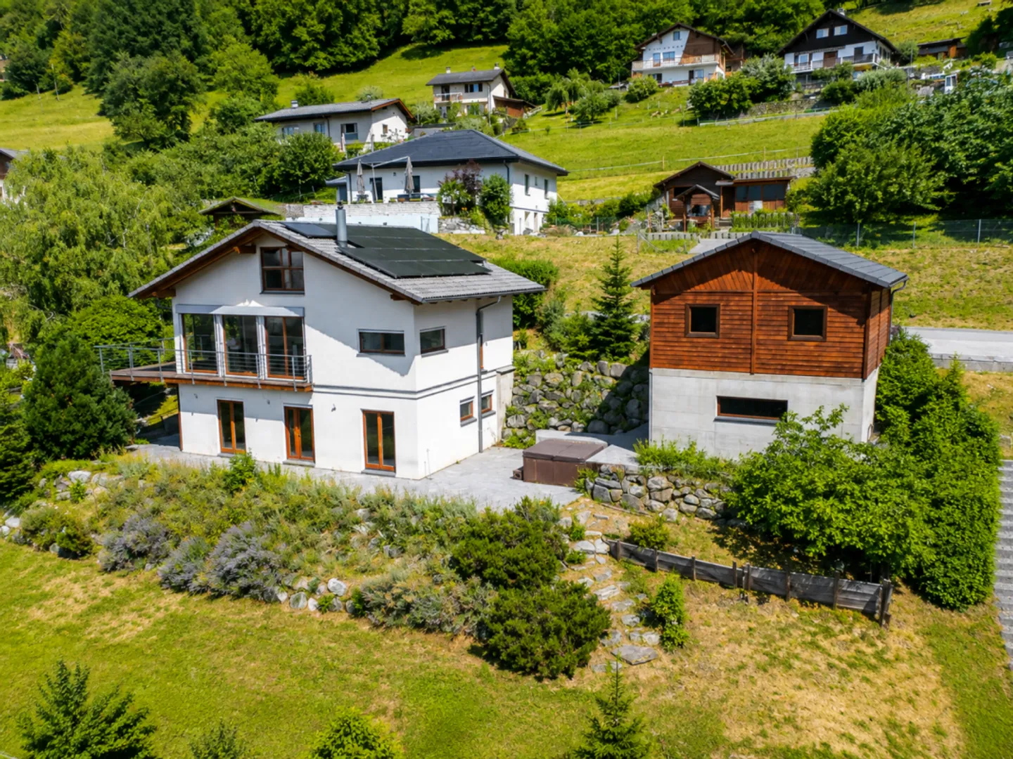 Magnifique villa d'architecte avec spectaculaire vue panoramique sur la plaine et les Dents-du-Midi - Photo 1 sur 13