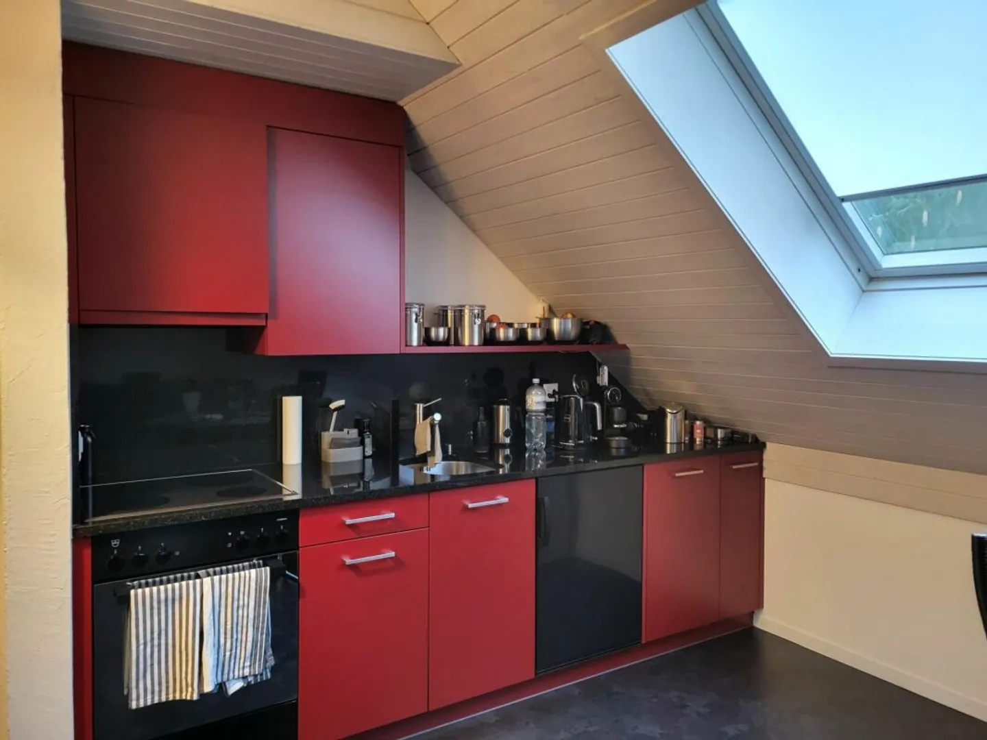 Beautiful apartment in a quiet and sunny residential area - Photo 2 of 12