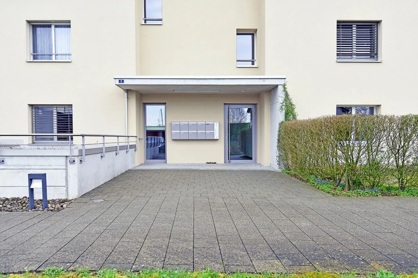 Helle 4.5-Zimmer-Wohnung mit Balkon - Foto 8 von 10