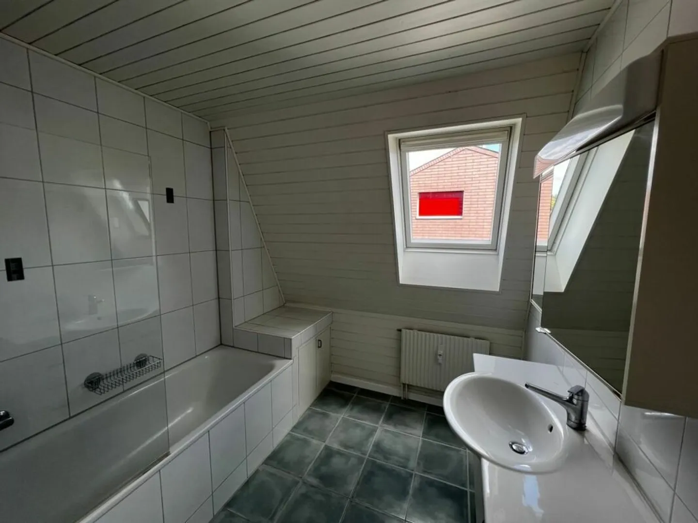 Appartement confortable de 3,5 pièces avec balcon et cheminée - Photo 6 sur 8