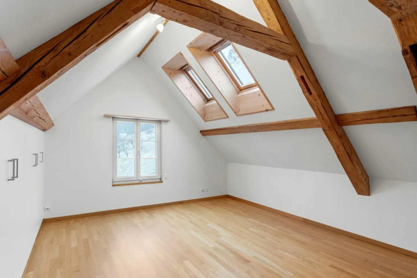 Fascino storico, tecnologia moderna e posizione vicino alla natura! - Foto 1 di 13