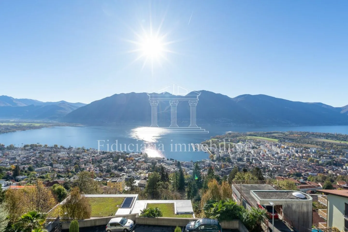 ORSELINA - Geräumige 2.5 Zimmer im obersten Stock mit unschlagbarem Seeblick - Foto 2 von 10