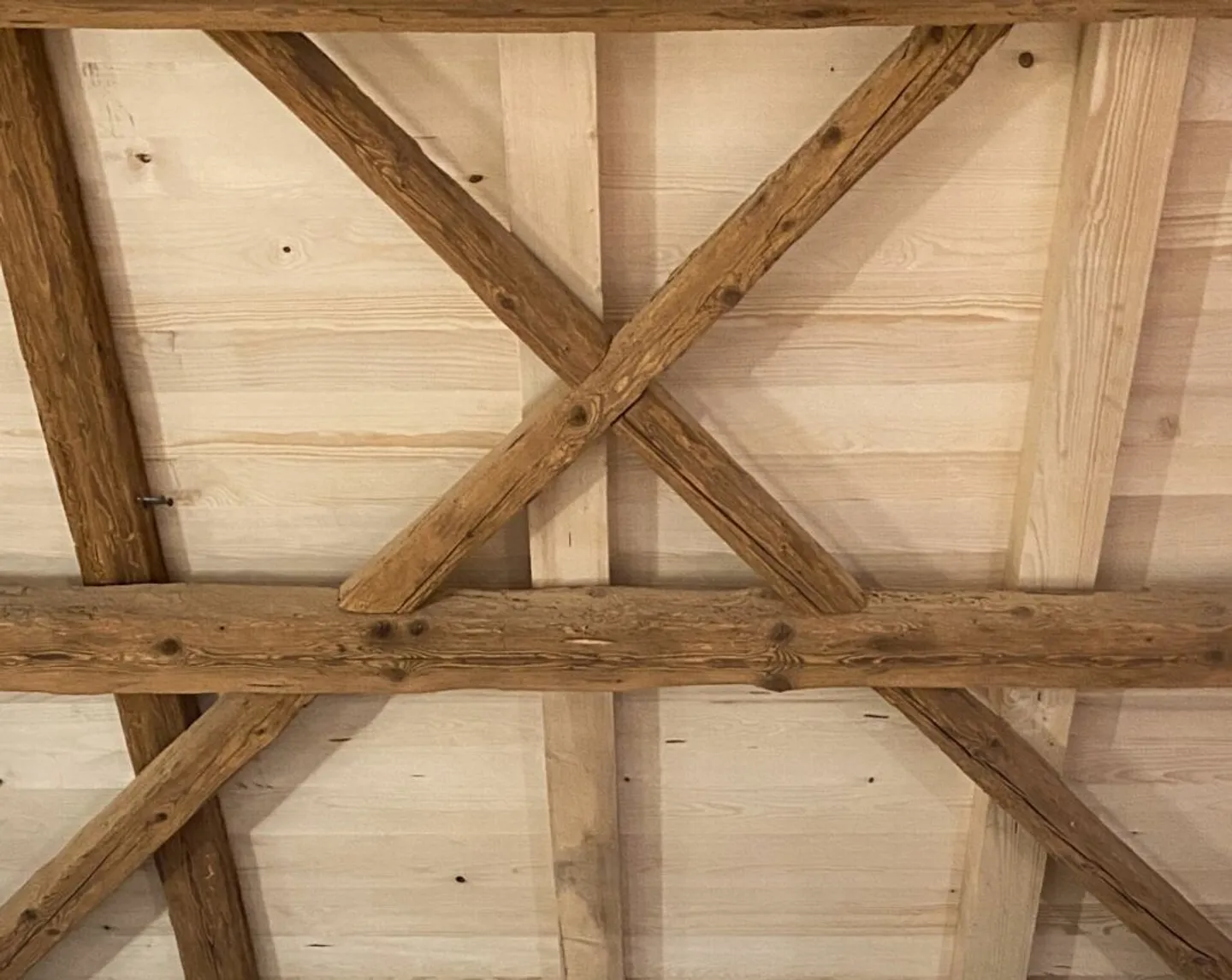 Lumière naturelle et style réunis - Première location dans un bâtiment historique - Photo 10 sur 13