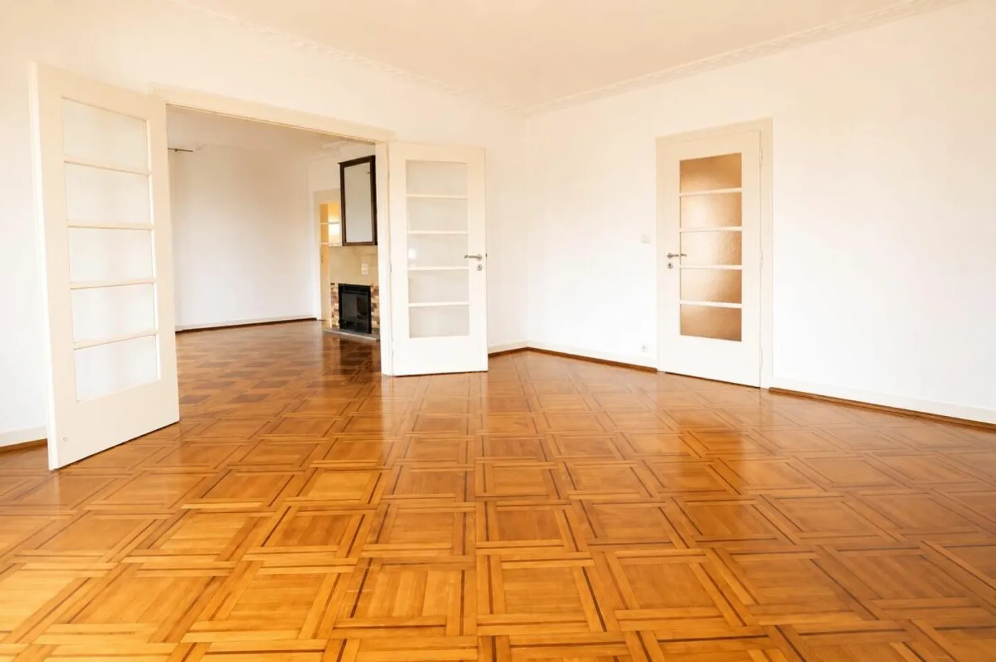 Charming Sale: 5-room Apartment in Plan-les-Ouates - Photo 11 of 13