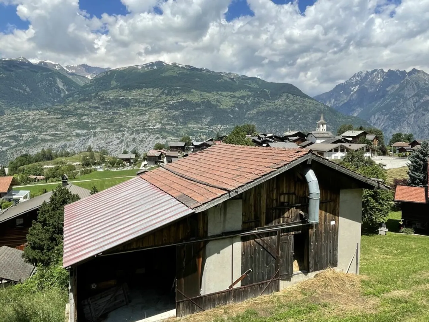 Votre projet, une opportunité unique et rare dans les Alpes valaisannes - Photo 1 sur 13