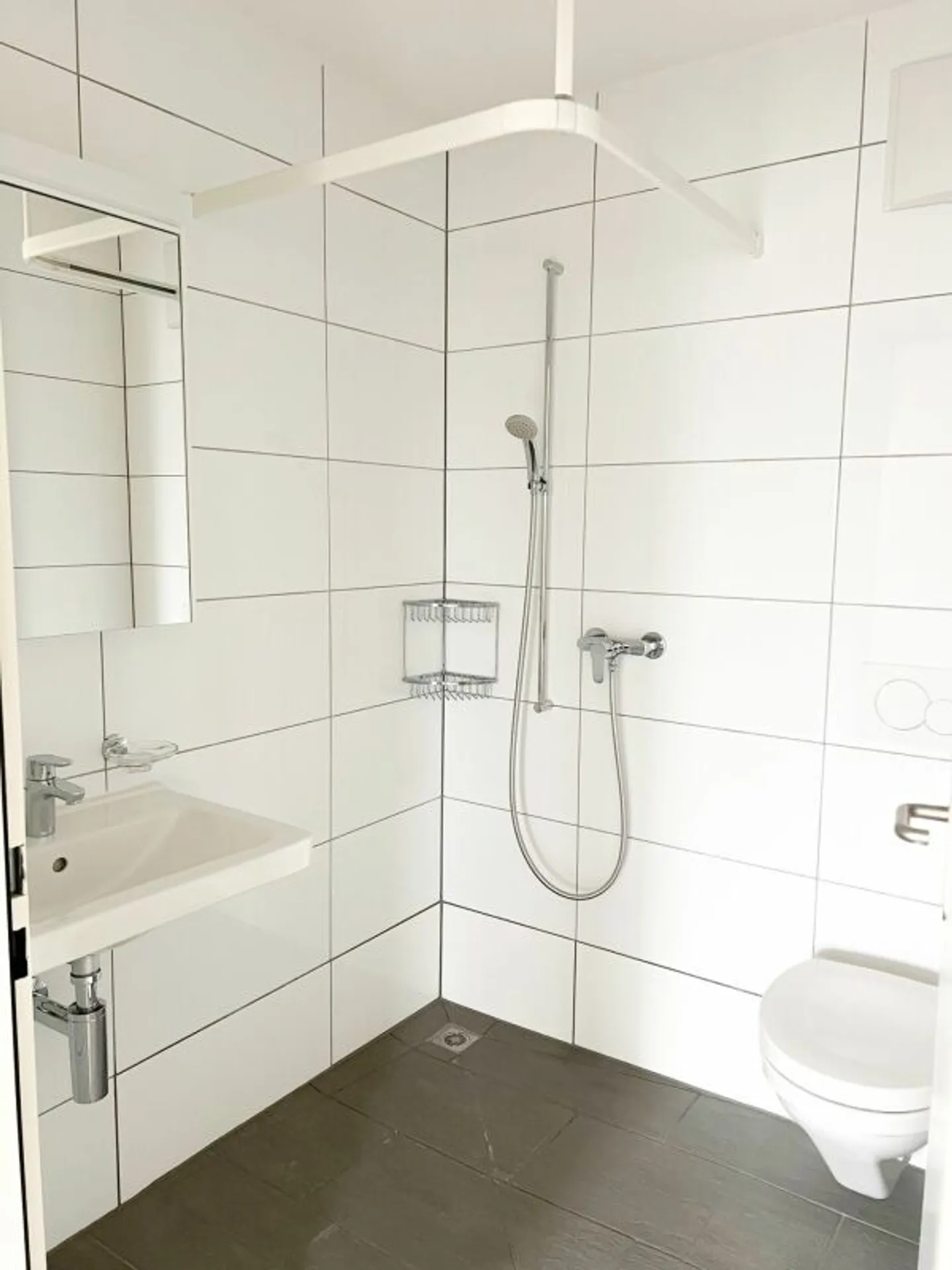 Modernes Apartment mit grossem Balkon - Foto 8 von 11