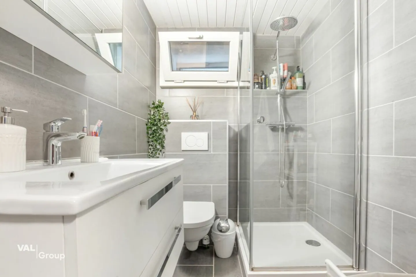 Small building in the heart of the village with a gross yield of 4.5% - Photo 6 of 13