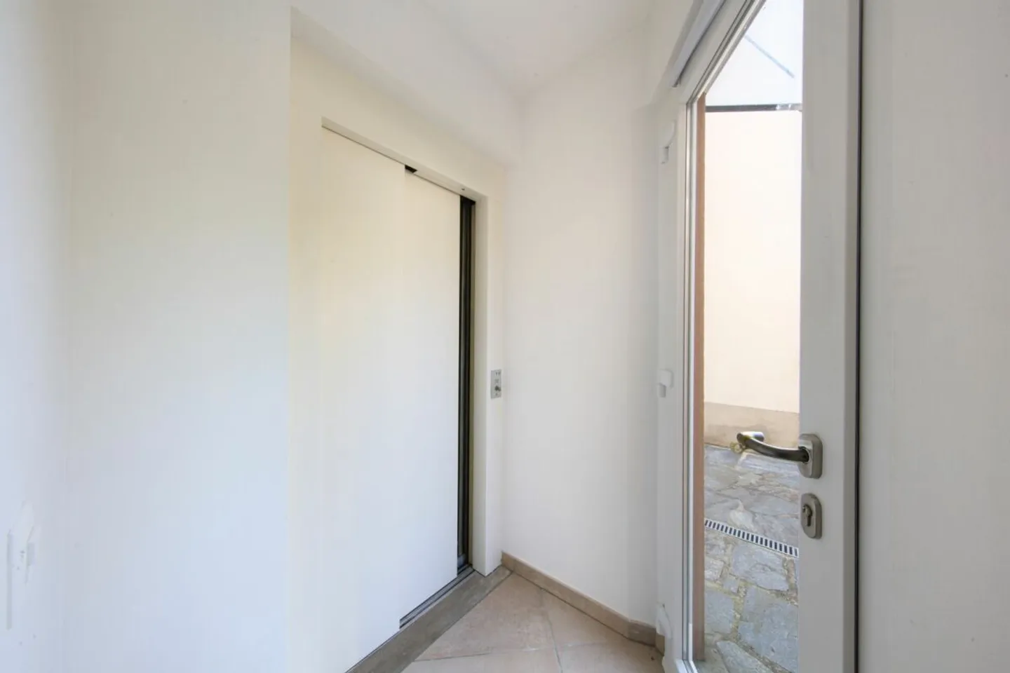 TENDER - Charming bright house - Photo 13 of 13