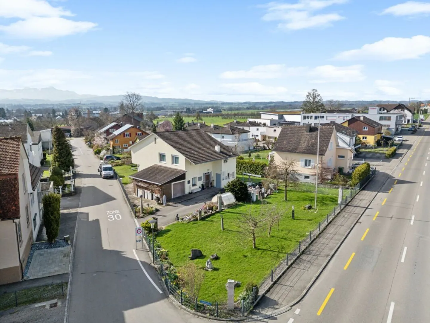 LIVING AND WORKING IN A SUNNY LOCATION - Photo 1 of 8