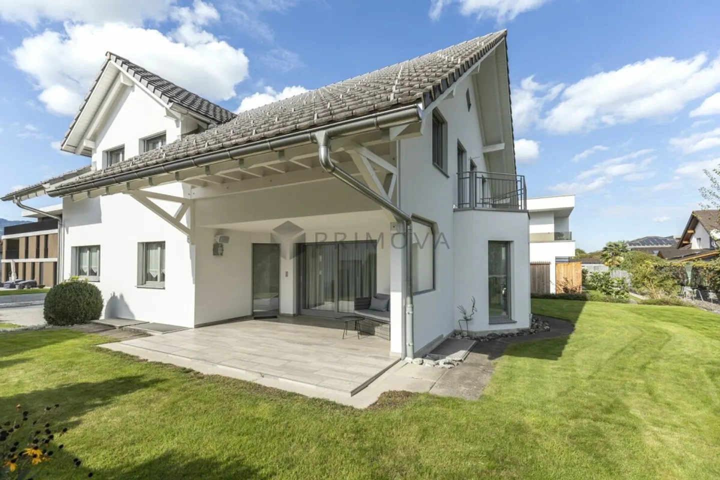 Maison individuelle spacieuse de 7,5 pièces avec sauna, jardin et six places de parking - Photo 9 sur 12