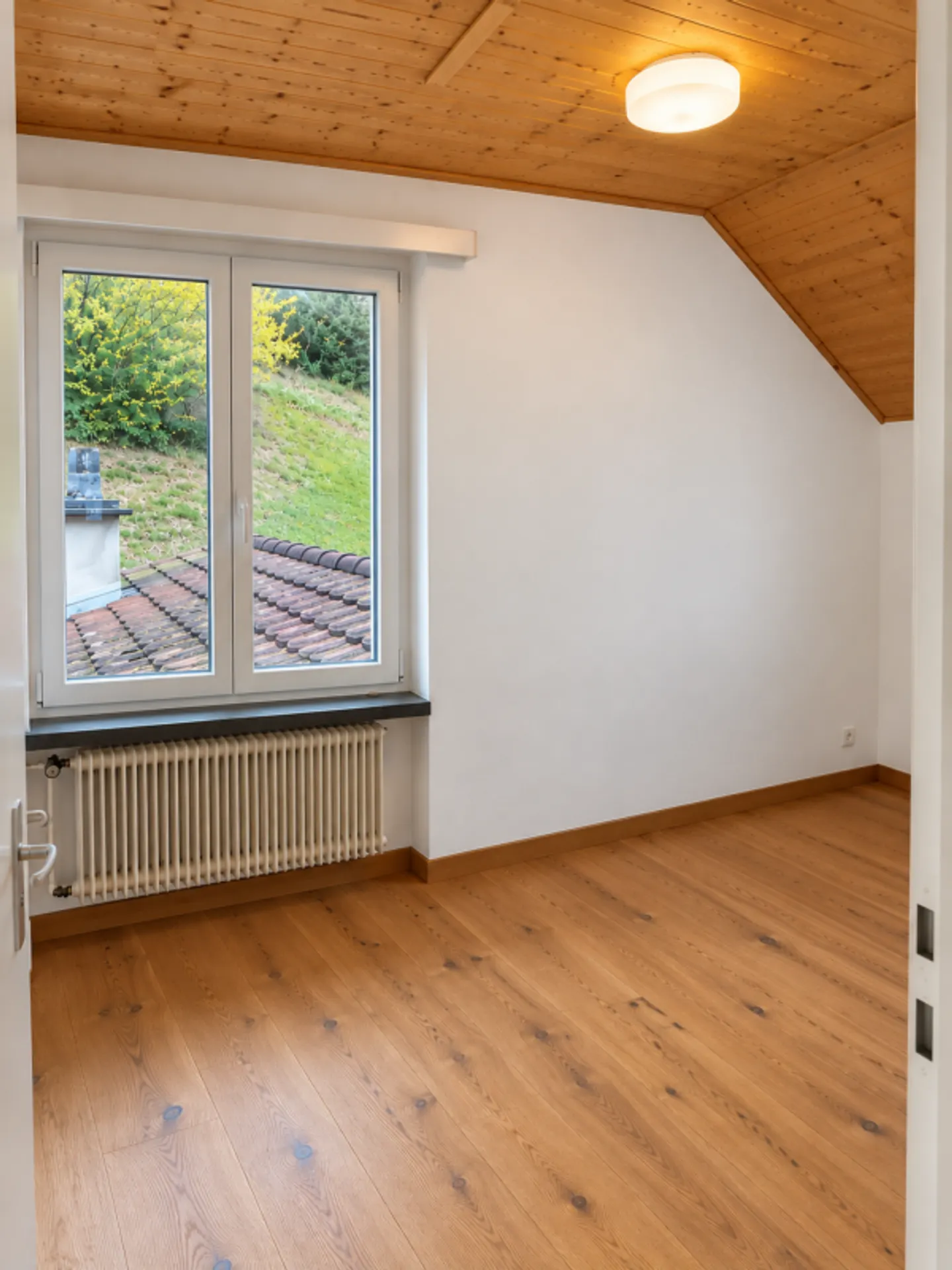 6½-Room Single-Family House in the Green with Beautiful View - Photo 11 of 13