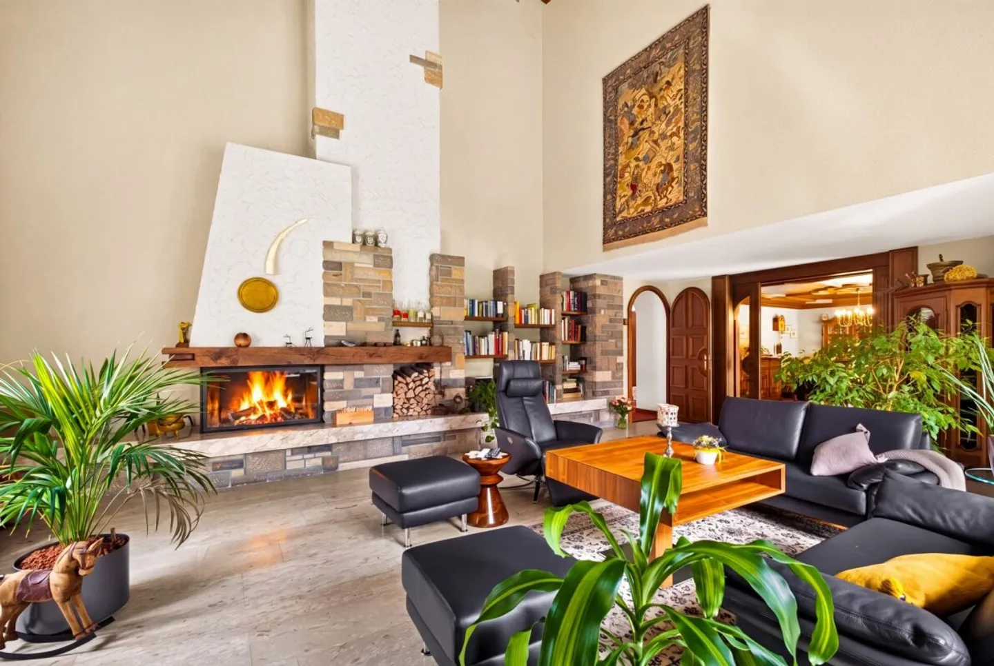 A special kind of home - charming 7.5-room detached house with garden idyll - Photo 4 of 13