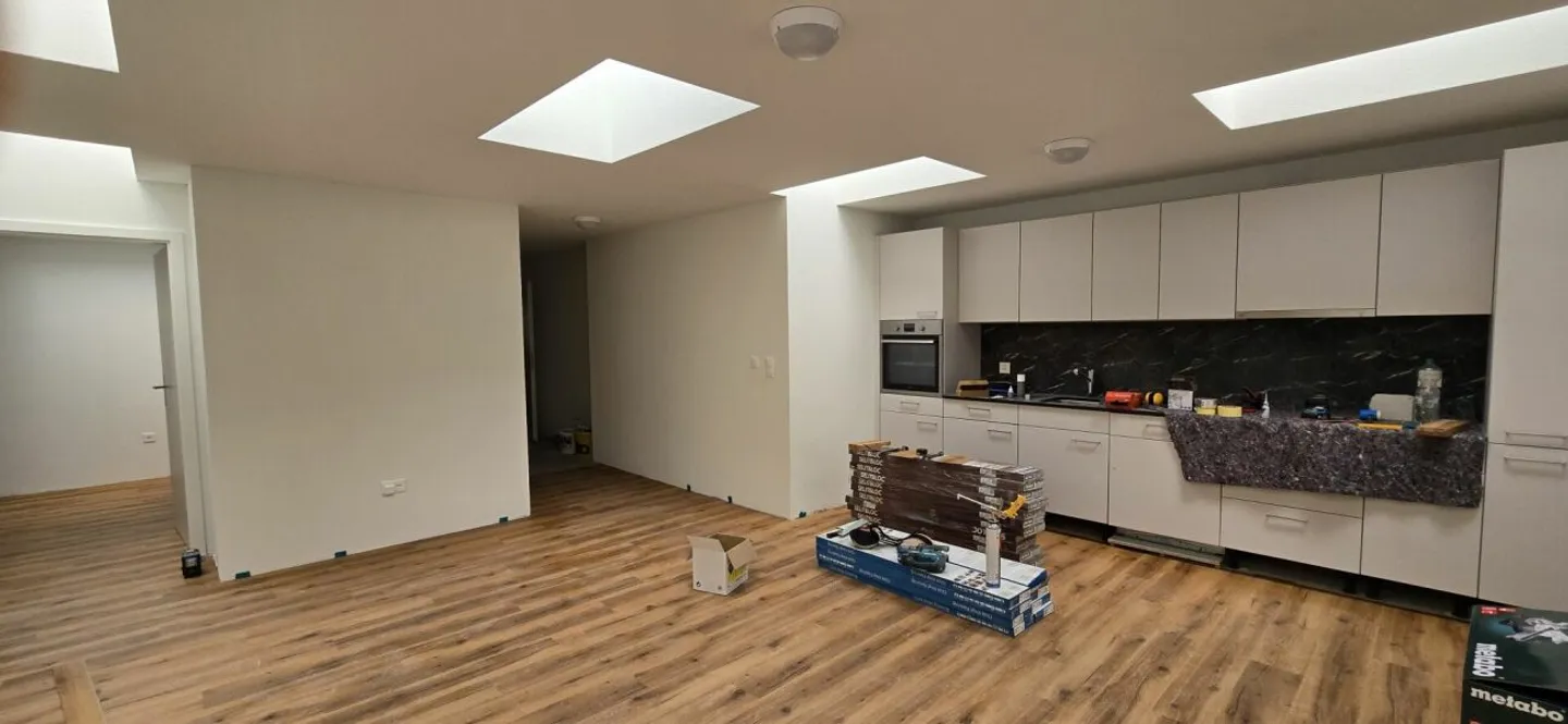 Appartement attrayant de 4,5 pièces avec grande terrasse - Photo 4 sur 9