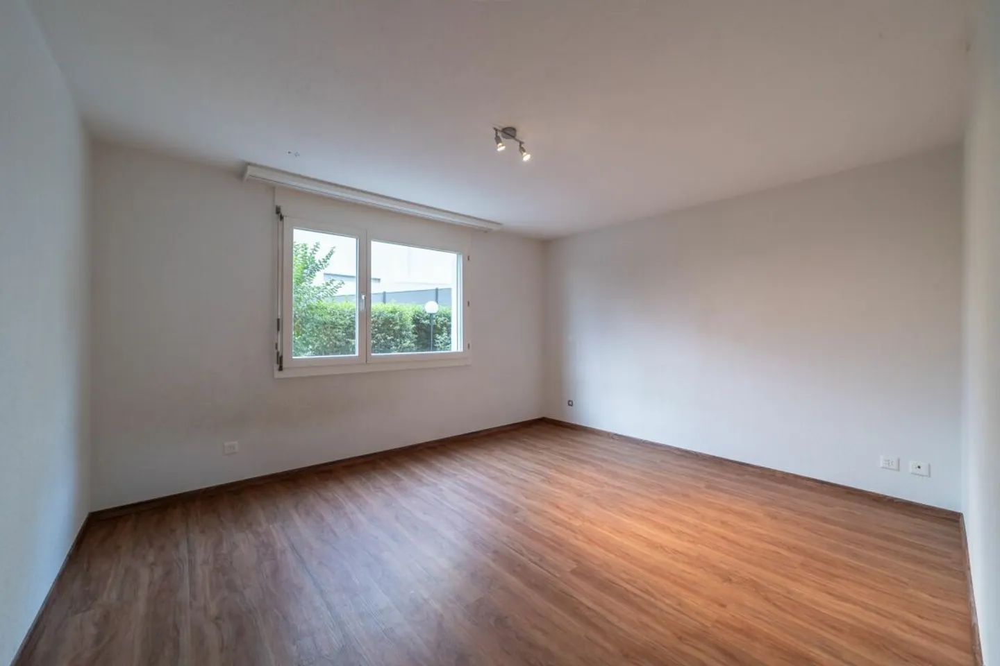 Appartement lumineux de 3,5 pièces à Küngoldingen (commune d'Oftringen) avec terrasse spacieuse (rez-de-chaussée) - Photo 7 sur 10