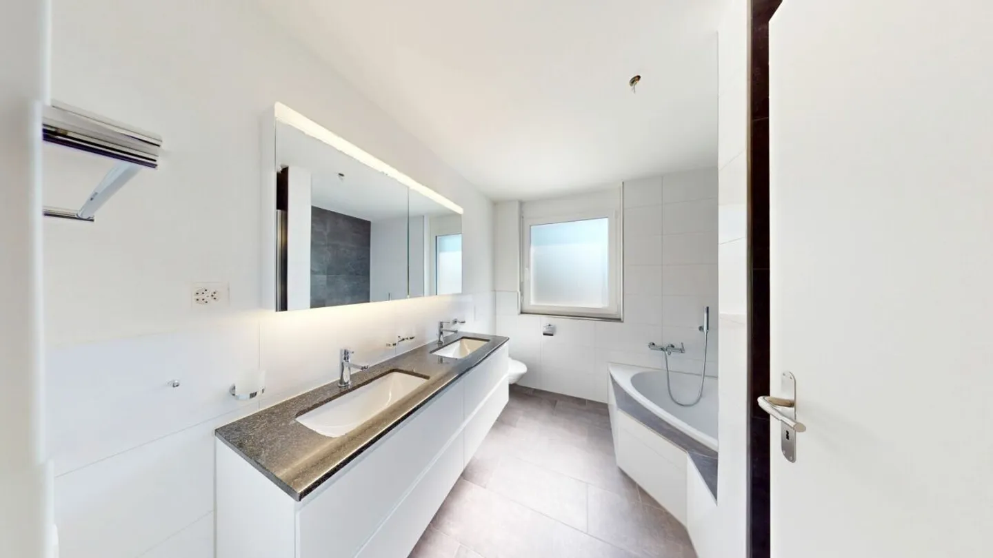 First occupancy! Exclusive new 4.5 room penthouse apartment with stunning views & high-quality finish - Photo 10 of 13