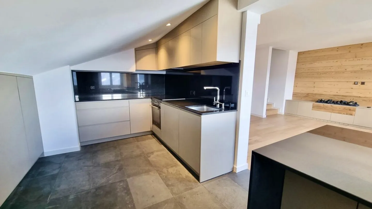 Appartement moderne 4 ½ pièces avec vue panoramique à couper le souffle - Foto 6 von 13