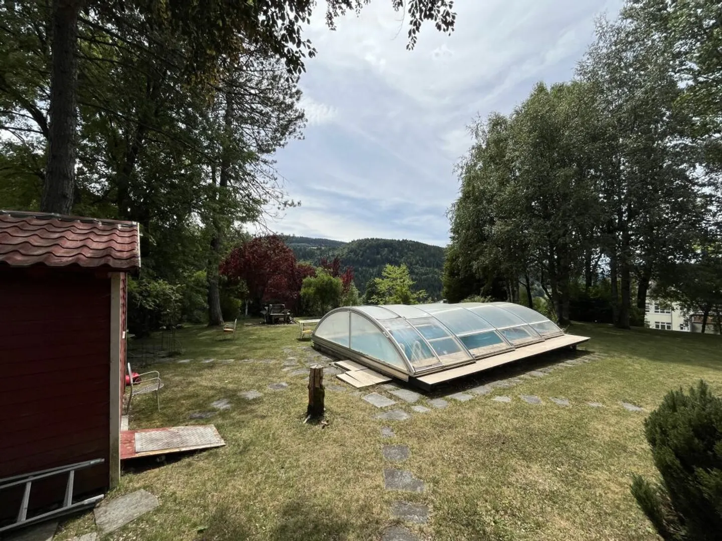 Master House with 4 Apartments and Pool - Photo 4 of 13