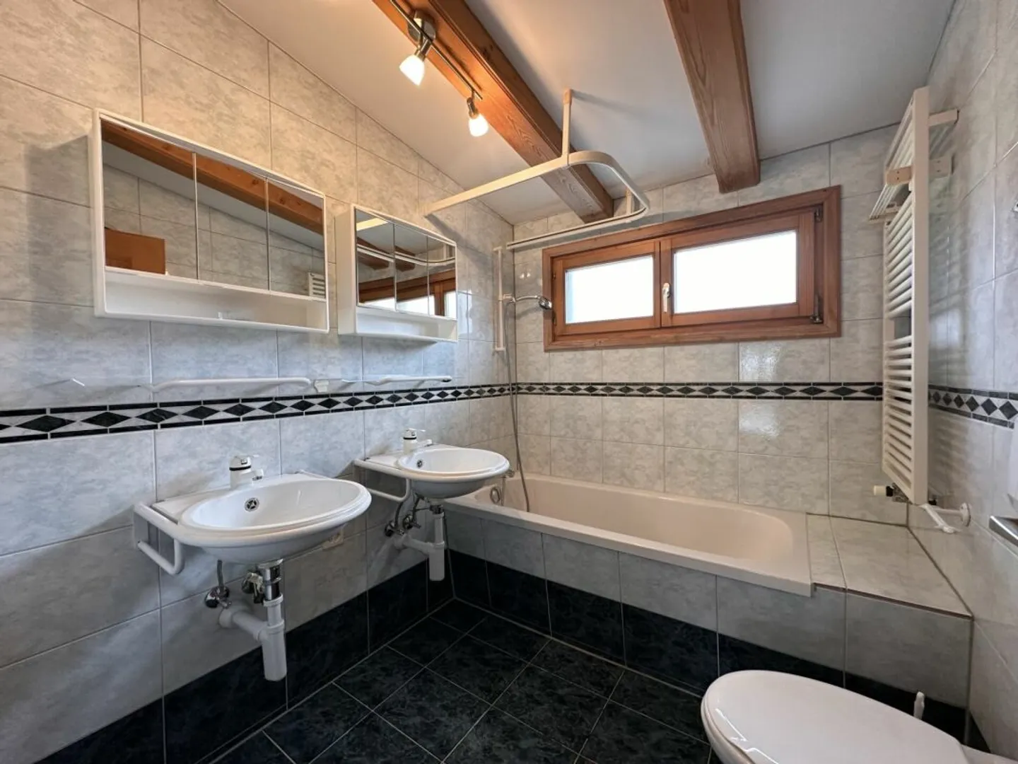 Cozy 4-Room Attic Apartment in a Two-Family House - Photo 6 of 10