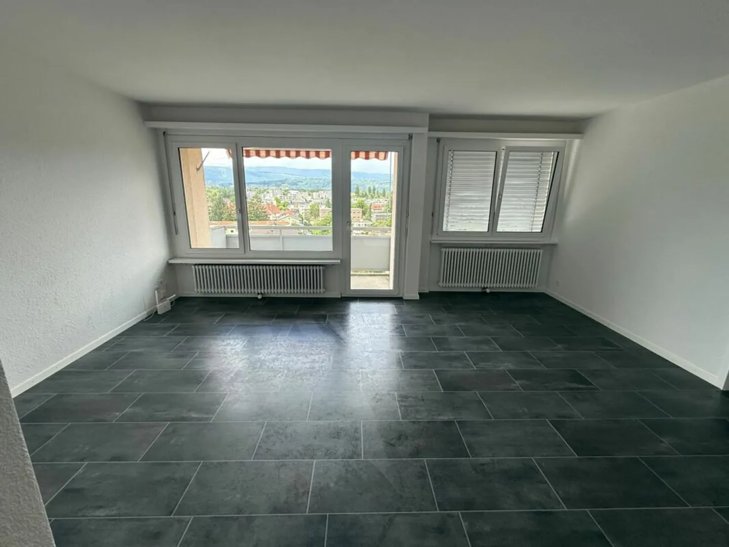 Moderne und helle 2-Zimmer-Wohnung in Lyss - Photo 5 of 7