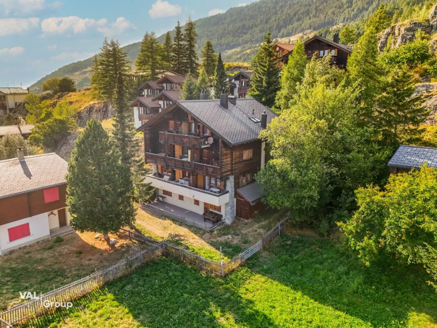 Jeizinen - Wohnen, wo Ruhe, Aussicht und Berggefühl zusammenfinden - Foto 1 von 13