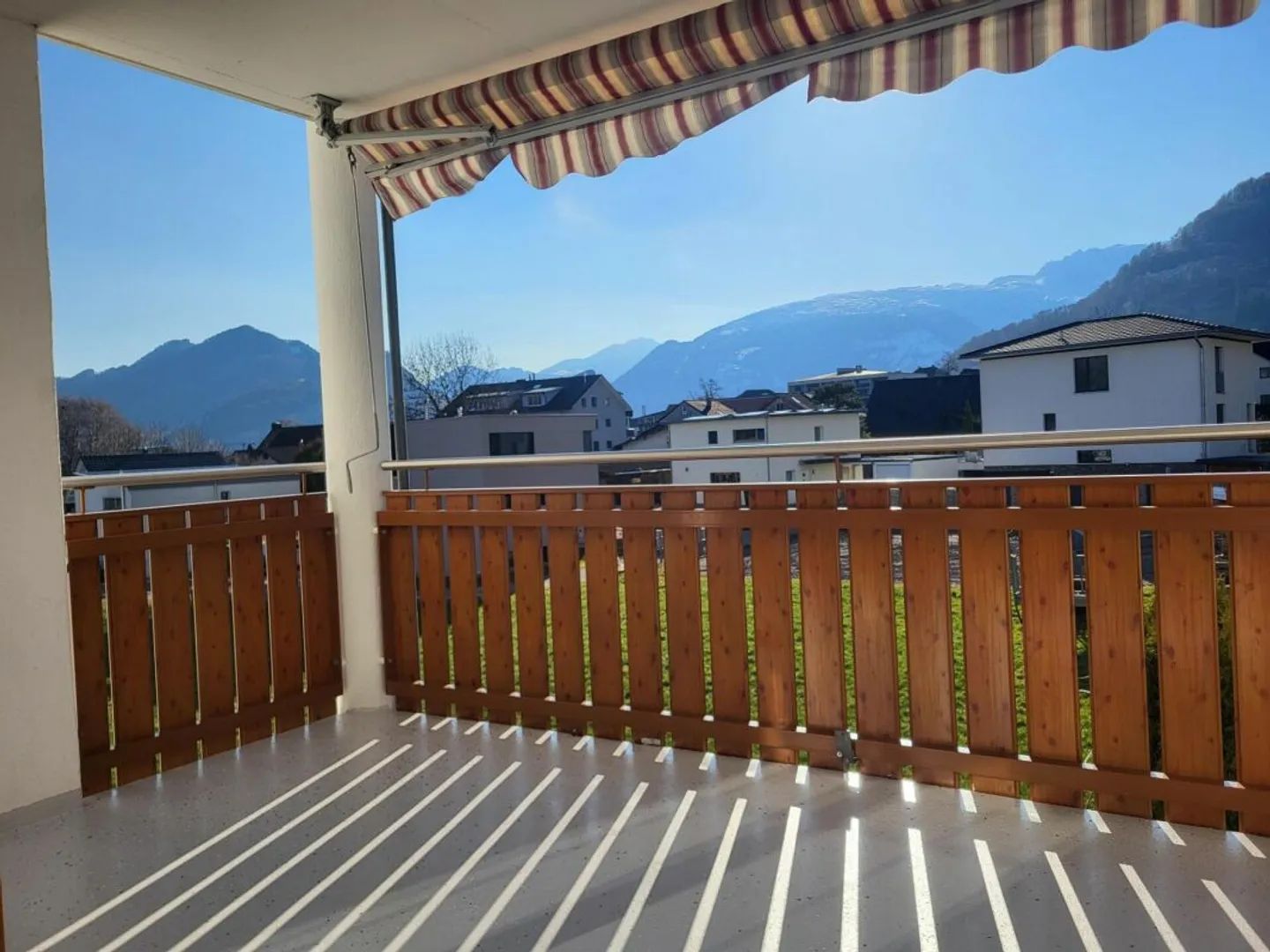 Attractive apartment with fireplace - Photo 5 of 12