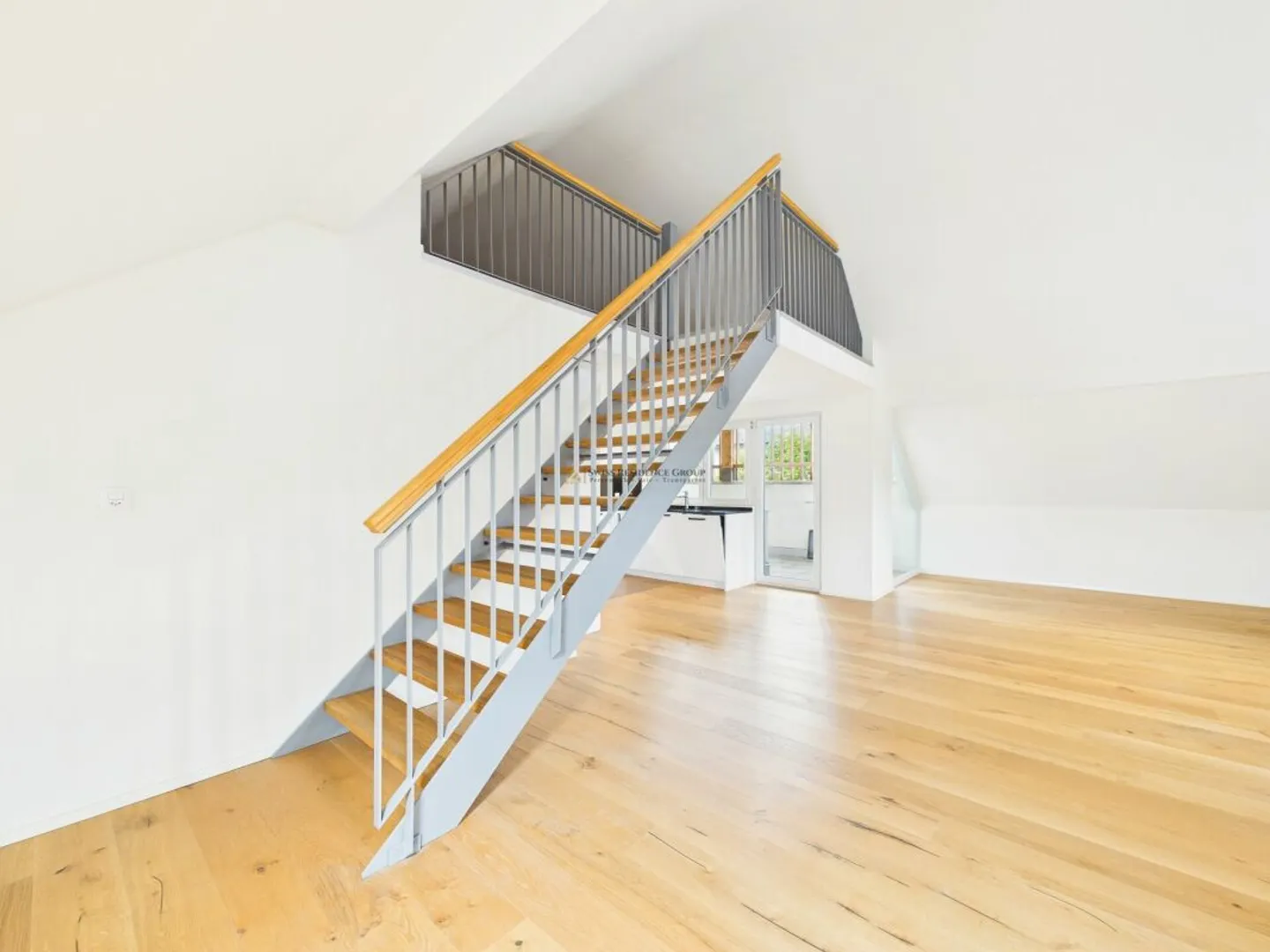 Galerie-Maisonettewohnung in Ammerswil - Grosszügigkeit, Licht und modernes Wohnen - Foto 8 von 12