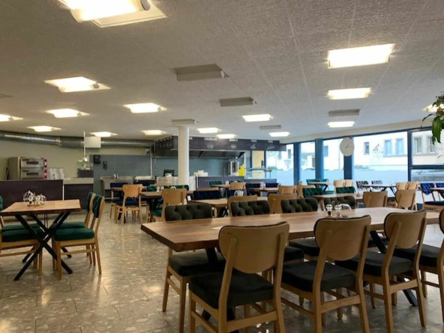 Attractive commercial spaces for rent on the ground floor - Photo 3 of 7