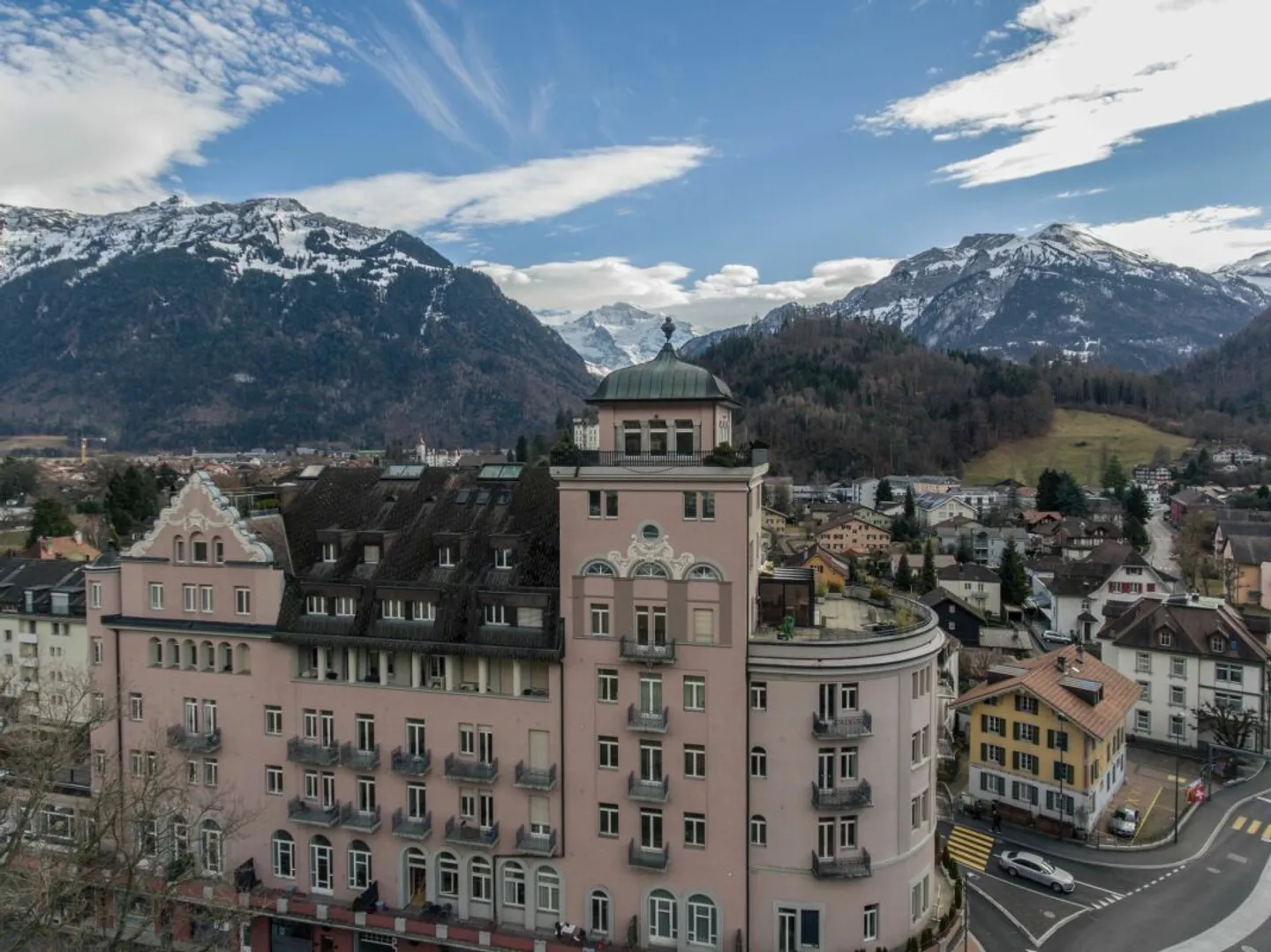 Stilvolle Turmwohnung mit Alpenblick, Interlaken - Foto 2 von 13