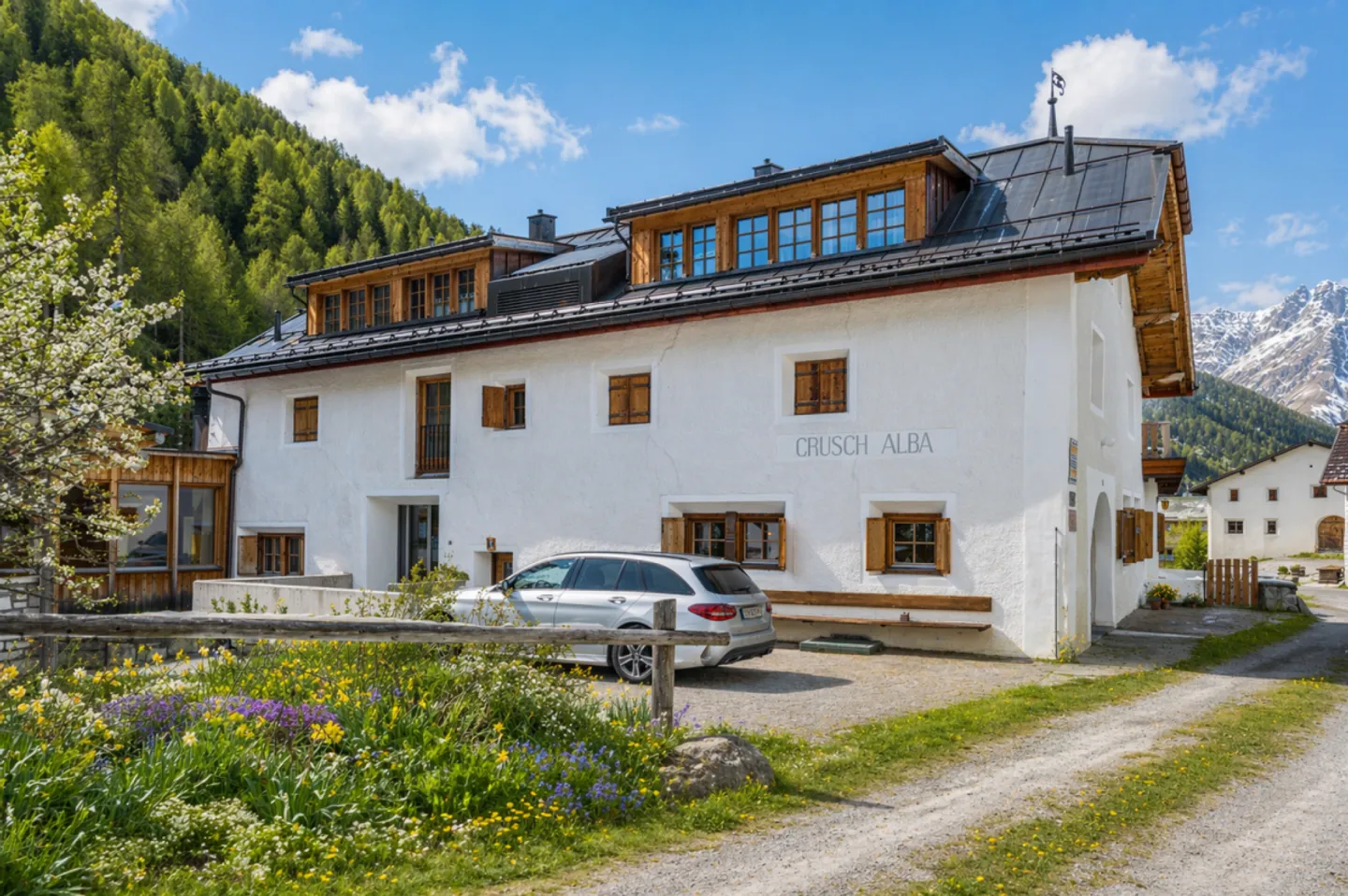 Crusch Alba - operational hotel ensemble in S-Charl - Photo 1 of 13