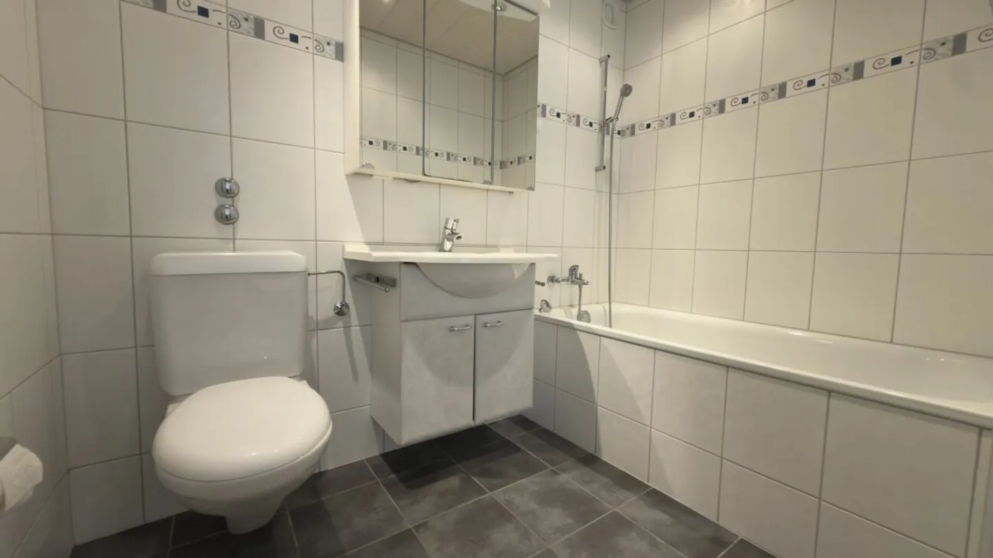 Schöne Aussichten! Helle und gemütliche Wohnung im 7. OG mit toller Bergsicht! - Foto 12 von 13