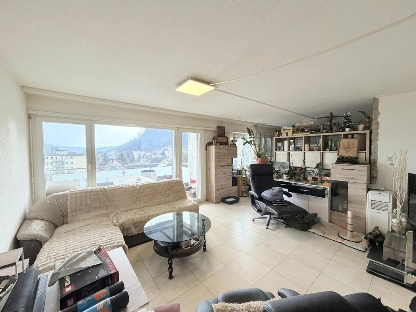 Geräumige Wohnung mit Terrasse - Foto 1 von 9